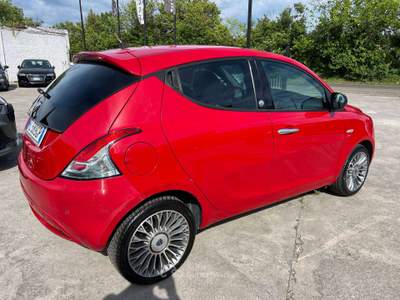 Lancia Ypsilon Ypsilon III 2015 1.2 Silver ecochic Gpl 69cv Rosso usata Civita Castellana