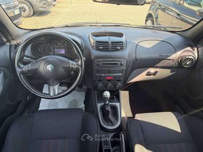 Alfa Romeo 147 147 II 5p 1.9 jtd mjt Distinctive c/esp 150cv Nero usata Torino