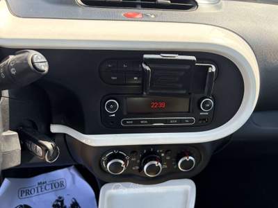 Renault Twingo Twingo III  1.0 sce Energy 70cv S Giallo usata Torino