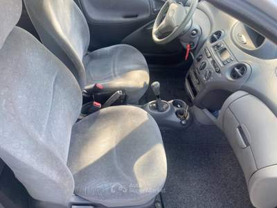 Toyota Yaris cat 3 porte Sol Grigio usata Ravenna