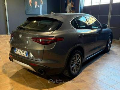 Alfa Romeo Stelvio 2.2Turbodiesel 160cv AUTOMATICA Grigio usata Salerno
