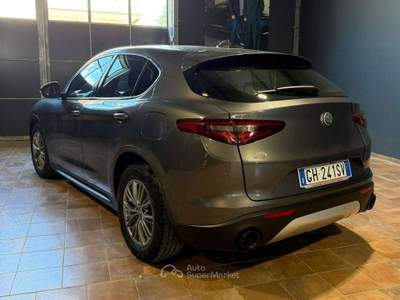 Alfa Romeo Stelvio 2.2Turbodiesel 160cv AUTOMATICA Grigio usata Salerno