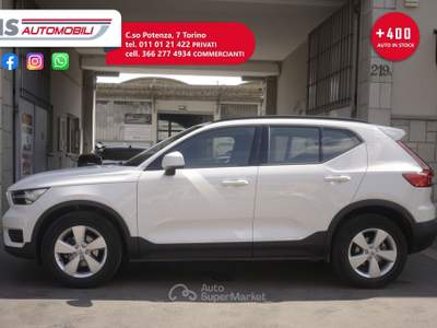 Volvo XC40 Volvo XC40 T2 Momentum Essential 95KW ANNO 2022 Bianco usata Torino