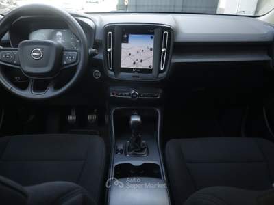 Volvo XC40 Volvo XC40 T2 Momentum Essential 95KW ANNO 2022 Bianco usata Torino