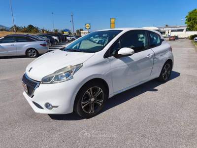 Peugeot 208 1° serie PureTech 82 3 porte Active Bianco usata Milazzo
