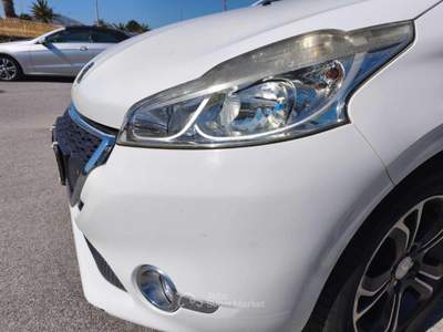 Peugeot 208 1° serie PureTech 82 3 porte Active Bianco usata Milazzo