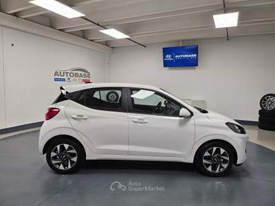 Hyundai i10 1.0 mpi Connectline 63cv Arancione usata Lonato del Garda