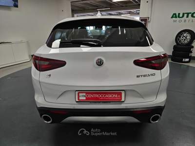 Alfa Romeo Stelvio 2.2 t Business Q4 210cv auto Bianco usata Lonato del Garda