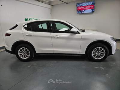 Alfa Romeo Stelvio 2.2 t Business Q4 210cv auto Bianco usata Lonato del Garda