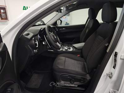 Alfa Romeo Stelvio 2.2 t Business Q4 210cv auto Bianco usata Lonato del Garda