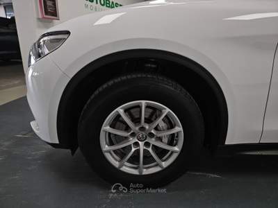 Alfa Romeo Stelvio 2.2 t Business Q4 210cv auto Bianco usata Lonato del Garda