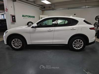 Alfa Romeo Stelvio 2.2 t Business Q4 210cv auto Bianco usata Lonato del Garda