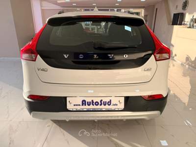 Volvo V40 Cross Country D2 Geartronic Bianco usata MASSAFRA