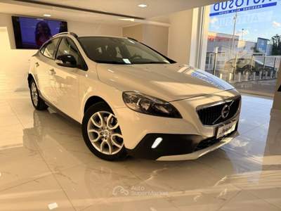 Volvo V40 Cross Country D2 Geartronic Bianco usata MASSAFRA
