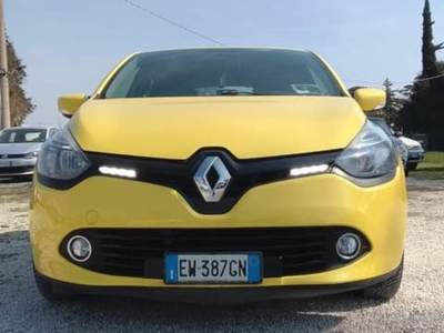 Renault Clio 1.2 75CV 5 porte Costume National Giallo usata Forlimpopoli