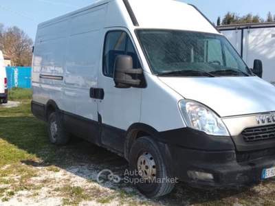Iveco Daily 35S13V 2.3 HPT PM-TM TETTO ALTO PASSO LUNG Bianco usata Forlimpopoli