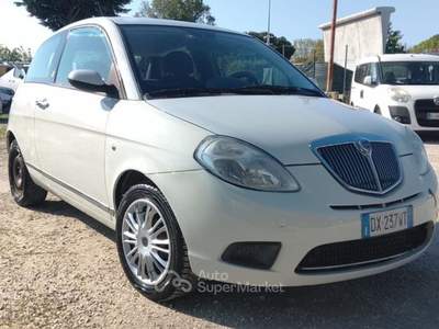 Lancia Ypsilon 1.4  Ecochic GPL Bianco usata Forlimpopoli