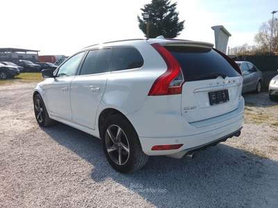 Volvo XC60 D5 AWD Geartronic R-design Kinetic Bianco usata Forlimpopoli