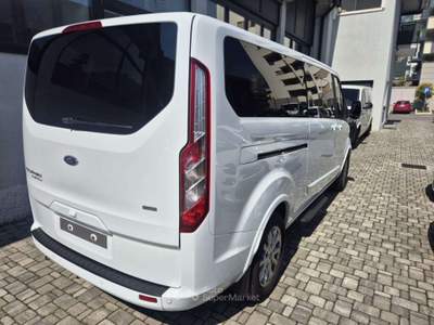 Ford Tourneo Custom 2.0 tdci 310 L2 TITANIUM 9 POSTI - CAMBIO AUTOMATI Bianco usata LECCO
