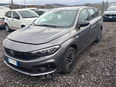Fiat Tipo NEOPTATENTATI SW 1.0 t3 100cv TG : GP354ML Argento usata Basiliano