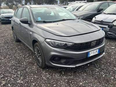 Fiat Tipo NEOPTATENTATI SW 1.0 t3 100cv TG : GP354ML Argento usata Basiliano