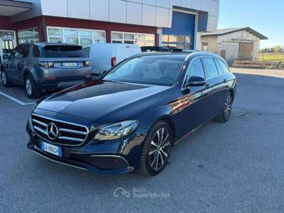 Mercedes-Benz Classe E 300 de eq-power Business Sport auto - GA886GH Blu/Azzurro usata Basiliano