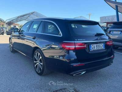 Mercedes-Benz Classe E 300 de eq-power Business Sport auto - GA886GH Blu/Azzurro usata Basiliano