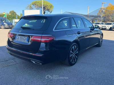 Mercedes-Benz Classe E 300 de eq-power Business Sport auto - GA886GH Blu/Azzurro usata Basiliano