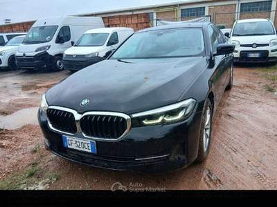 BMW Serie 5 530e Serie 5 2020 Berlina LCI 530e Business auto - GF32 Nero usata Basiliano