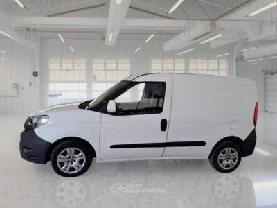 Fiat Doblò DOBLÒ 1.3 MJT 95CV SX E6 - FK741YA Bianco usata Basiliano