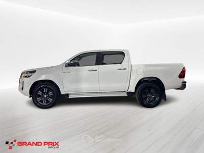 Toyota Hilux 2.4 D-4D A/T 4WD 4 porte Double Cab Lounge Bianco usata Castenaso
