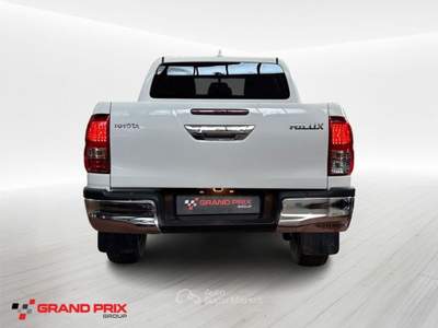 Toyota Hilux 2.4 D-4D A/T 4WD 4 porte Double Cab Lounge Bianco usata Castenaso