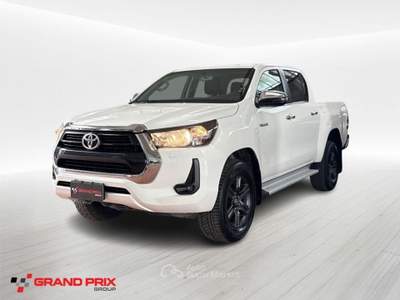 Toyota Hilux 2.4 D-4D A/T 4WD 4 porte Double Cab Lounge Bianco usata Castenaso