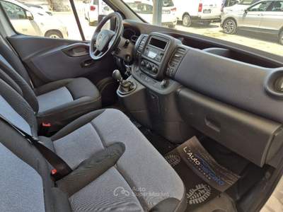 Opel Vivaro 27 1.6 CDTI 120CV PC-TN Furgone Edition Bianco usata Francavilla Fontana