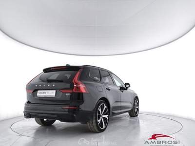 Volvo XC60 B5 AWD automatico Ultimate Dark Nero usata Corciano