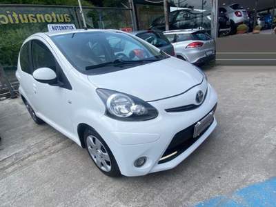 Toyota Aygo 1.0 12V VVT-i 5 porte Lounge MMT Bianco usata Napoli