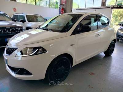 Lancia Ypsilon 1.0 Hybrid Silver Bianco usata Cesena