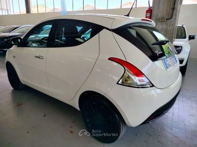 Lancia Ypsilon 1.0 Hybrid Silver Bianco usata Cesena