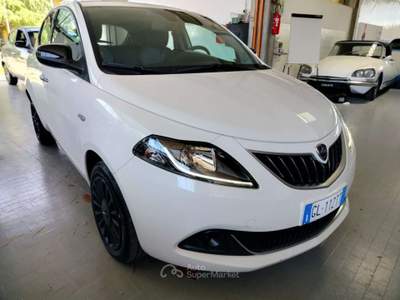 Lancia Ypsilon 1.0 Hybrid Silver Bianco usata Cesena