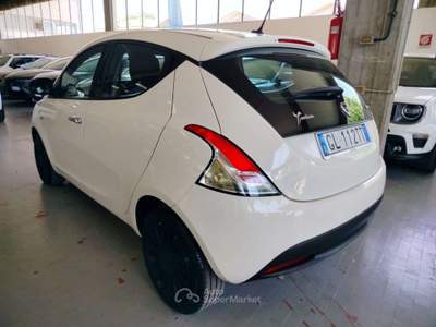 Lancia Ypsilon 1.0 Hybrid Silver Bianco usata Cesena