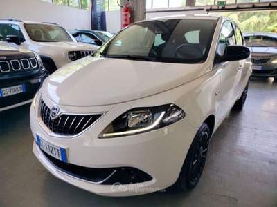 Lancia Ypsilon 1.0 Hybrid Silver Bianco usata Cesena