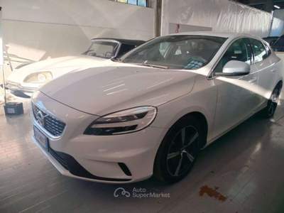 Volvo V40 D2 R-design Bianco usata Cesena