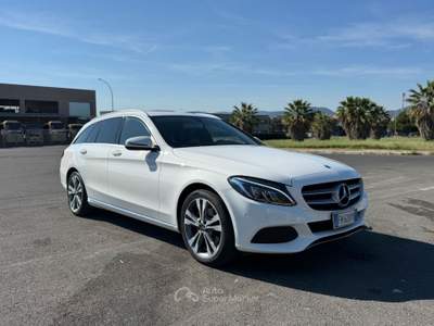 Mercedes-Benz Classe C C 220 d S.W. 4Matic Auto Exclusive Bianco usata Roma