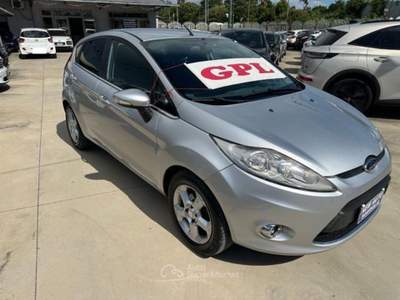 Ford Fiesta 5 porte Bz.- GPL Titanium Grigio usata Qualiano