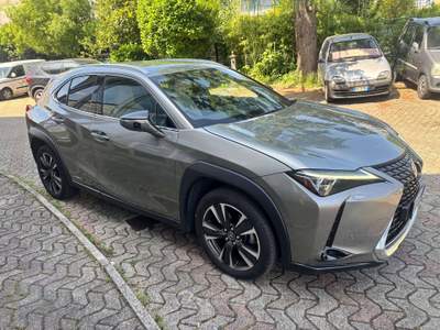 Lexus UX 250h 2.0 CV 184 Luxury 2wd Cvt TAGLIANDI UFFICIALI !! Grigio usata Cormano