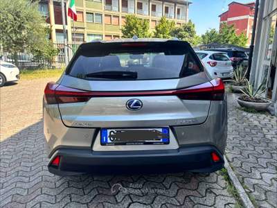 Lexus UX 250h 2.0 CV 184 Luxury 2wd Cvt TAGLIANDI UFFICIALI !! Grigio usata Cormano