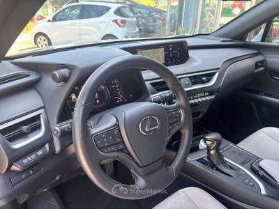 Lexus UX 250h 2.0 CV 184 Luxury 2wd Cvt TAGLIANDI UFFICIALI !! Grigio usata Cormano