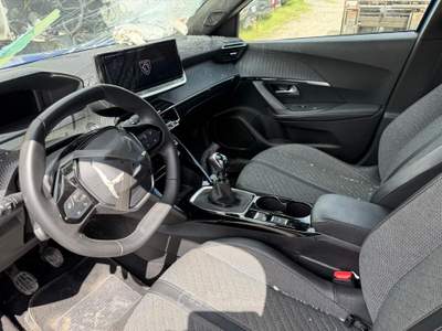Peugeot 2008 S&S Allure incidentata Blu/Azzurro usata Carrara