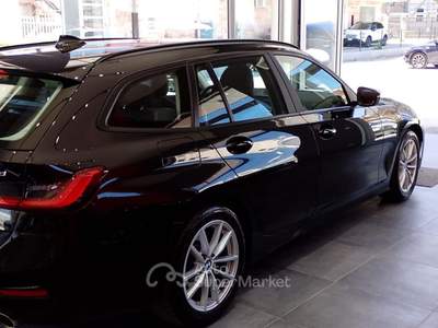 BMW Serie 3 320d 320d 48V Touring Business Advantage Nero usata Isernia