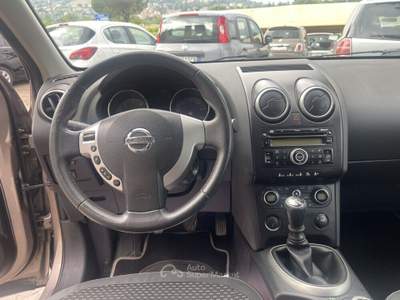 Nissan Qashqai DPF 4WD Tekna Grigio usata Perugia
